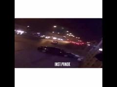 بالفيديو.. مفحط يفقد السيطرة على سيارته ويدهس شخصًا شرق الرياض