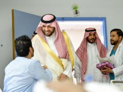 أمير الشمالية يعايد المرضى في مستشفى الأمير عبدالعزيز بن مساعد
