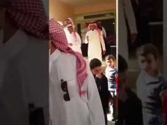 فيديو يوثق حفل تقاعد المعلم “العميريني” قتيل “شقة القاهرة”
