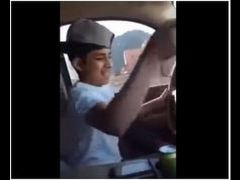 شاهد .. مراهق يوثق بالفيديو لحظة انقلابه بسيارته أثناء ممارسته التفحيط