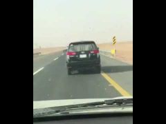 ​​​ مواطن يوثق سير مركبة “ساهر” بسرعة 160 كلم على طريق بالرياض (فيديو)