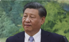 الرئيس الصيني يصل إلى جنوب أفريقيا للمشاركة في قمة “بريكس”