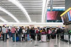 مطار “#هيثرو” البريطاني يطالب بالتوقف عن بيع تذاكر السفر للحد من الفوضى
