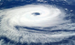 إعصار “لي” يصل إلى #كندا