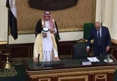 الملك سلمان يعلن من أمام البرلمان المصري بإنشاء قوة عربية لمكافحة الإرهاب