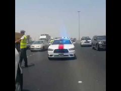 إصابة مواطن بحادث تصادم 4 مركبات في البحرين (فيديو)