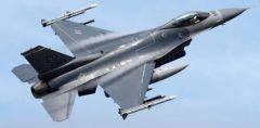 طائرات F16 أمريكية تعترض قاذفتي صواريخ روسيتين قرب #الآسكا