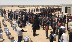 آلاف المدنيين يغادرون الفلوجة ودعوات لإغاثة عاجلة