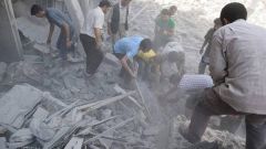 مقتل 8 مدنيين في غارات جوية على دوما بريف دمشق