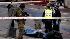 مقتل شاب فلسطيني بعد طعنه جنديين إسرائيليين
