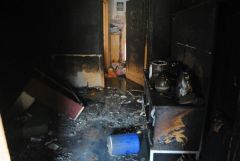 مدني الرياض ينقذ شاباً احتجز داخل منزله بسبب حريق