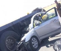 وفاة وإصابة 2 في تصادم سيارة وتريلّا على طريق الرياض – القصيم