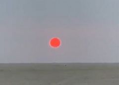 فلكيان يكشفان حقيقة مقطع #الشمس الحمراء (فيديو)