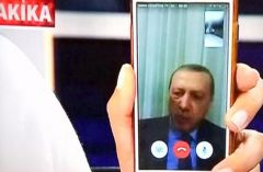 سعودي يعرض شراء الجوال الذي ظهر من خلاله أردوغان عبر “فيس تايم” بمليون ريال