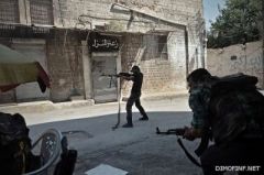 المعارضون المسلحون يشنون هجمات على مواقع للجيش السوري