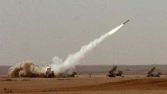 قوات الدفاع الجوي تعترض صاروخاً باليستياً أطلقه الحوثيون فوق نجران