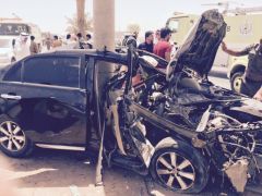 بالصور .. نجاة مواطن ومواطنة من الموت بحادث مروع على طريق المطار في مدينة عرعر