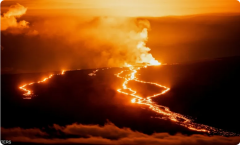 شاهد…#بركان_بهاواي يثور ويطلق نيرانه