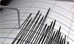 زلزال بقوة 7.4 درجات يضرب وسط #إندونيسيا