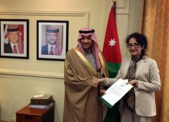 السفير السديري يقدم نسخة من أوراق اعتماده لامين عام الخارجية الأردنية