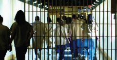 سعوديتان تقبعان في السجون البحرينية.. والسفارة: معظم قضايا السعوديين مالية