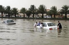 قانونيون: يحق للمتضررين من الأمطار رفع دعاوى ضد المتسببين والمطالبة بتعويضات