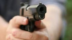 رجل أمن يقتل زوجته رميا بالرصاص بالعارضة