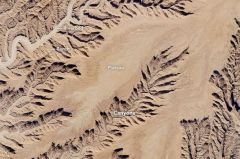وكالة “ناسا” تعرض صورة لنهر جاف على بعد 120 كيلو جنوب الرياض